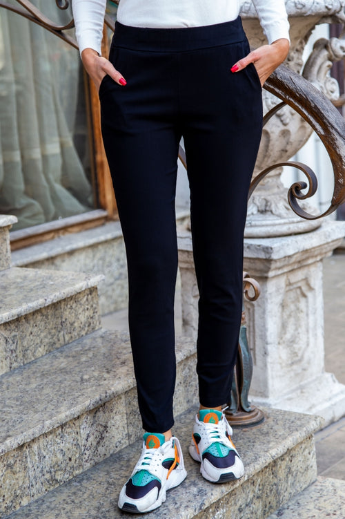 Stretch solid-colour trousers with an elasticated waist