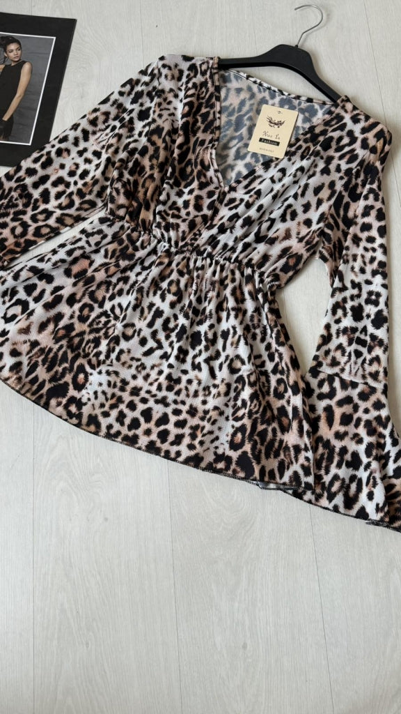 Blouse with animal print
