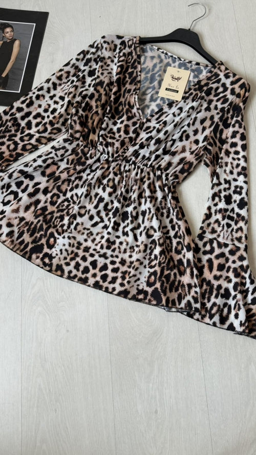 Blouse with animal print