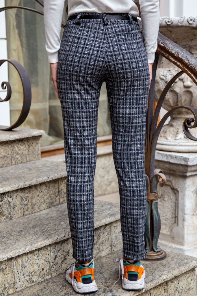 Pantaloni de damă pentru iarnă, în carouri negre/albe