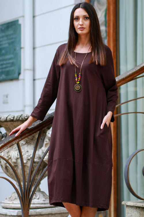 Solid-colour long cotton dress with a complimentary accessory