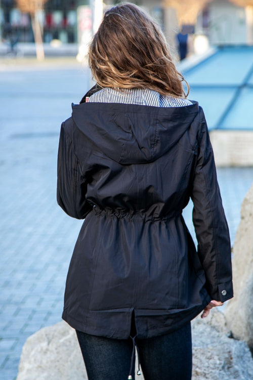 Solid-colour spring women's jacket with a hood