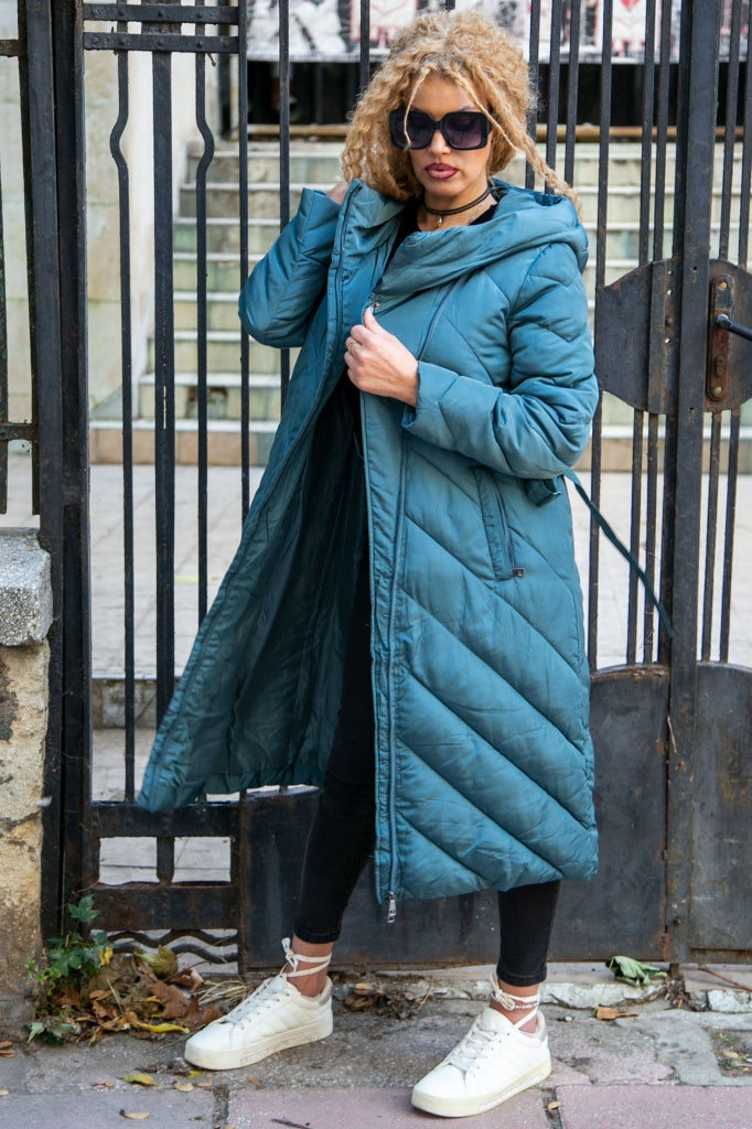 Long women's jacket with a belt and hood