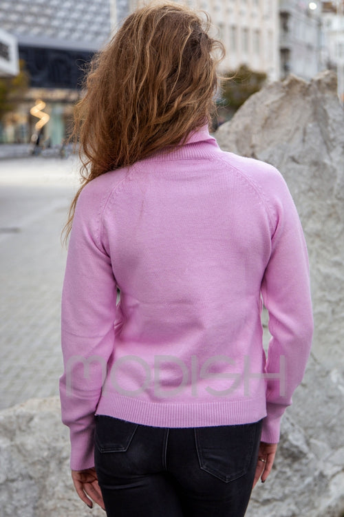 Turtleneck sweater with cable knit and diamond fastenings